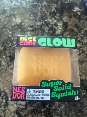 NeeDoh Yellow  Glow Super Solid Squish Cube